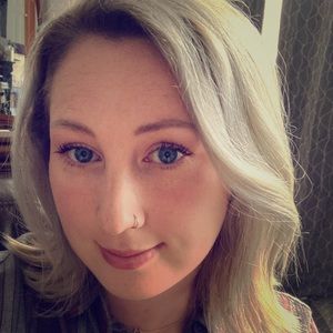 Meet your Posher, Renee